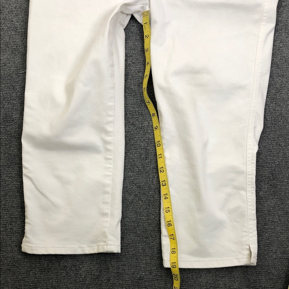 Chico's White Perfect Stretch Girlfriend Slim Leg Capri (B4) - Picture 9 of 9